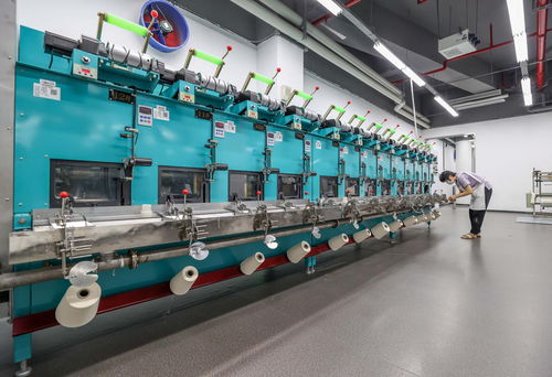 年輕商務男士的選擇 利郎Less is More，青年商務本該輕松